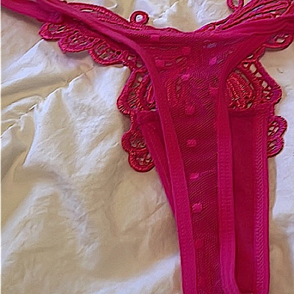 *NEW* Butterfly Thong - Picture 3 of 3